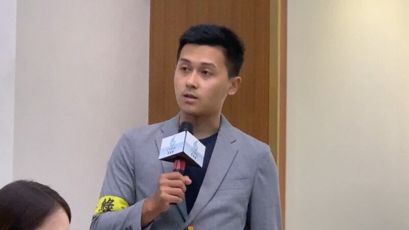 台学阵发起人何元楷为陆生发声。(记者 黄春梅摄)
