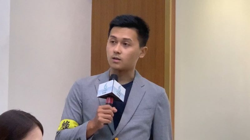 台学阵发起人何元楷为陆生发声。(记者 黄春梅摄)