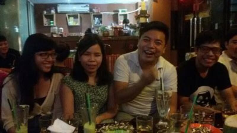 Các thành viên Lương Tâm TV họp bàn để cho ra số tiếp theo