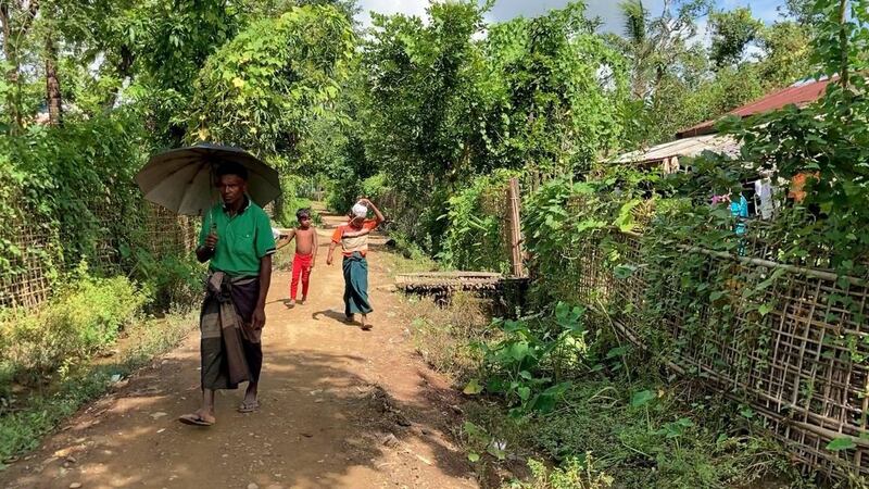 ဘူးသီးတောင်မြို့နယ်ရှိ ဒေသခံအချို့ကို ၂၀၂၃ ခုနှစ် စက်တင်ဘာလ ၅ ရက်နေ့က တွေ့ရစဉ်။ (Photo : RFA)