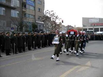 General-Reza-Bekin-depne-murasimi-4-0-305.jpg