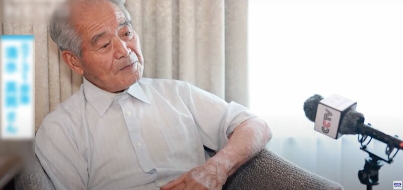 日本媒體報道「731部隊」少年軍清水英男到中國道歉的新聞,但從畫面可見,只有CCTV「獨家」訪問他。(ANN News 截圖)