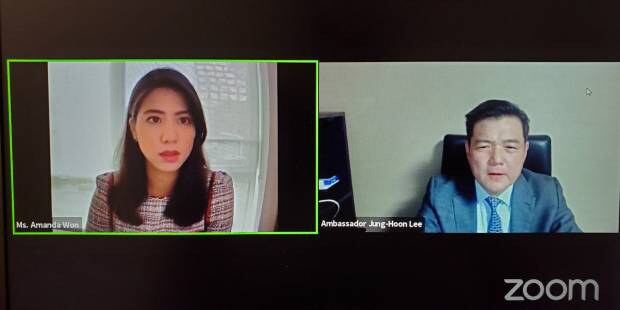이정훈(오른쪽) 전 북한인권국제협력대사가 북한인권에 대한 한미 양국의 관심을 촉구하고 있다.