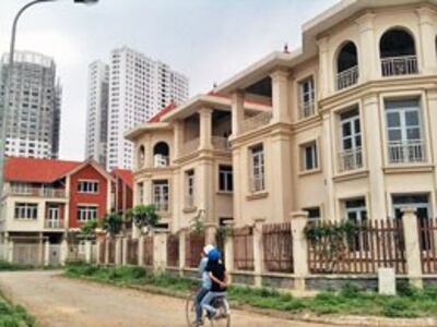 Một khu biệt thự nằm chờ khách hàng. RFA
