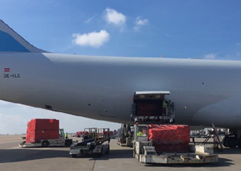 馬雲基金會和阿里巴巴基金會大展「口罩外交」，向歐洲多個國家援助口罩。但丹麥質疑口罩品質，亦有一些國家擔憂背後的政治目的。（馬雲基金會官方微博圖片 / 拍攝日期不詳）