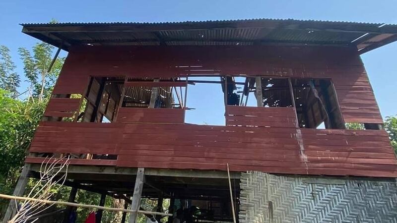 ကလေးမြို့ မြောက်ပိုင်းကို စစ်ကောင်စီ လေကြောင်းနှင့် လက်နက်ကြီးတိုက်ခိုက်မှုများကြောင့် ပျက်စီးခဲ့သည့် နေအိမ်များကို ၂၀၂၄ ခုနှစ်၊ မတ်လ ၁၆ ရက်နေ့က တွေ့ရစဉ်။ (Photo: Citizen Journalist)