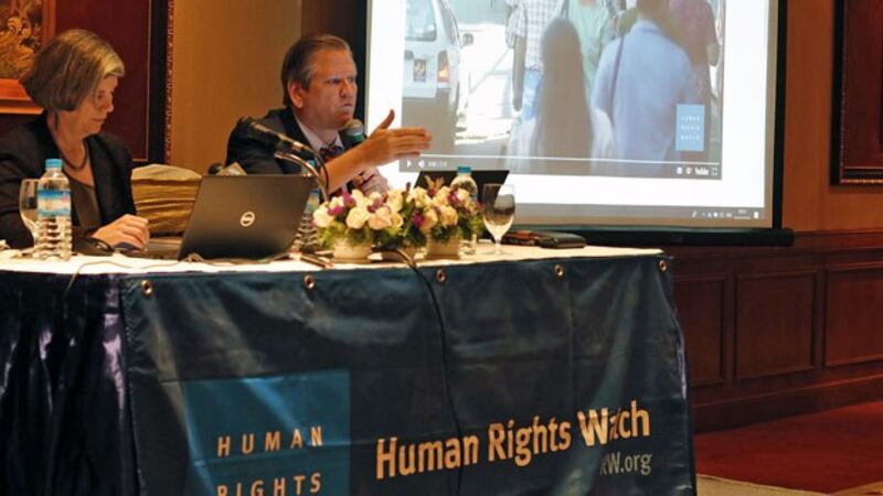 Linda Lakhdhir (L), Asia legal advisor for Human Rights Watch, and Phil Robertson (R), deputy director of the group's Asia division, hold a press conference in Myanmar's commercial hub Yangon, Feb. 1, 2019.