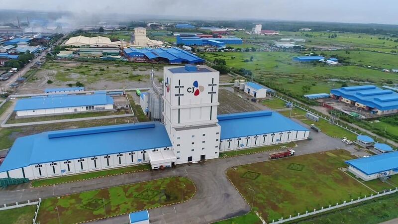 ရန်ကုန်တိုင်း၊ မှော်ဘီမြို့နယ် မြောင်းတကာ စက်မှုဇုန်ရှိ CJ အစာထုတ်စက်ရုံအား ၂၀၂၀ ပြည့်နှစ် ဇွန်လ ၁၇ ရက်နေ့က တွေ့ရစဥ်။ (Photo: Facebook/CJ FEED Myanmar)