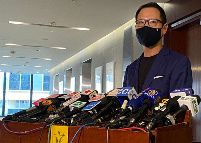 2020年10月8日,法律界立法會議員郭榮鏗促請建制派及親中報章,停止對法官或裁判官「文革式」批鬥。(劉少風 攝)
