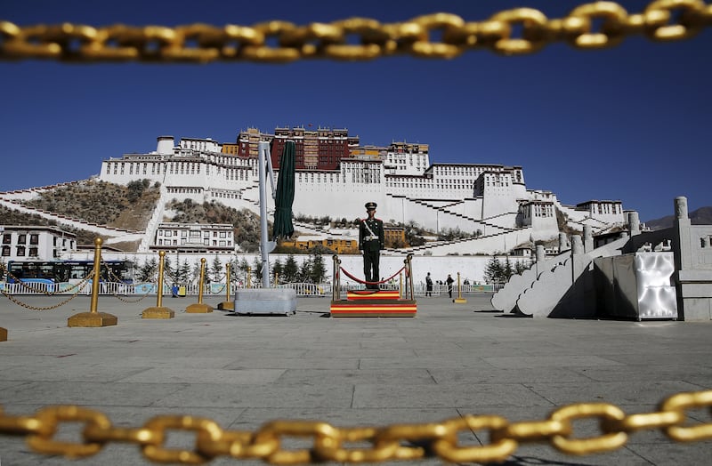 རྒྱ་ནག་གི་ཕྱིར་སྐྱོད་ནང་འཛུལ་དོ་དམ་གྱི་གཏན་འབེབས་འདིས་བོད་མིའི་འགྲོ་སྐྱོད་རང་དབང་ལ་ཤུགས་རྐྱེན་ཇི་ལྟར་ཐེབས་སམ།