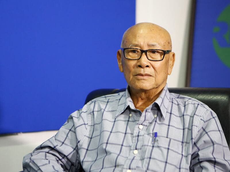 លោក លឺ ឡាយស្រេង អតីត​ឧបនាយករដ្ឋមន្ត្រី​ពី​ខាង​គណបក្ស​ហ្វ៊ុនស៊ិនប៉ិច និង​ជា​អ្នក​នយោបាយ​ជើង​ចាស់​មួយ​រួប ក្នុង​បន្ទប់​ផ្សាយ​អាស៊ីសេរី នៅ​ថ្ងៃ​ទី១៥ ខែ​កញ្ញា ឆ្នាំ​២០១៦។ RFA/Cheu Sideth