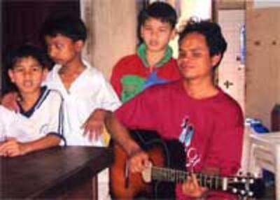 NguoiMuDaLat200.jpg