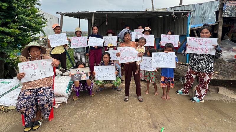 Villagers_protest_against_authorities_demoliting_theirf_houses_along_Boeng_Tamauk_062524_Aun_Rasy.jpg