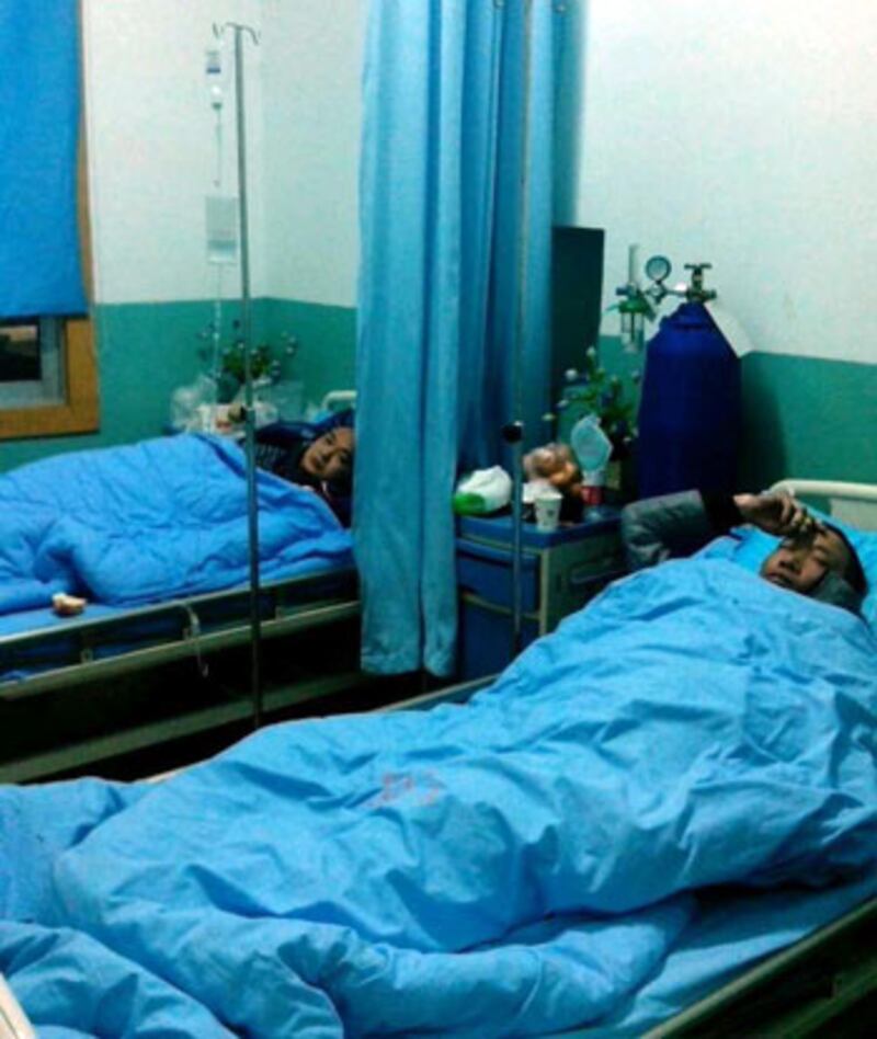 兩名被打傷的白廟村村民，仍在醫院留醫。（現場人士拍攝）