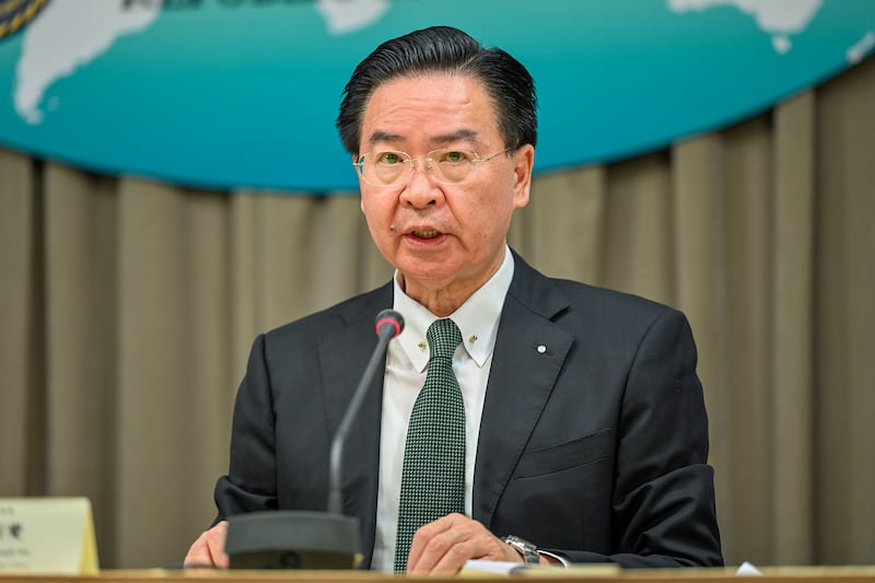 外交部長吳釗燮表示，台灣和中國互不隸屬，唯有台灣民選政府才能代表人民出席WHA。（鍾廣政 攝）