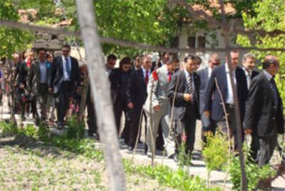 Erdoghan-Siyit-Tumturk-bilen1-305