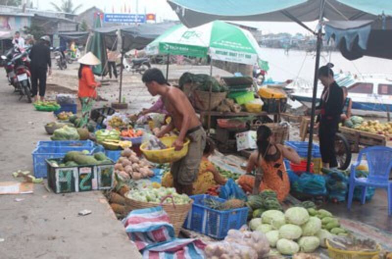 Trái cây trên chợ quận Cà Mau. RFA PHOTO.