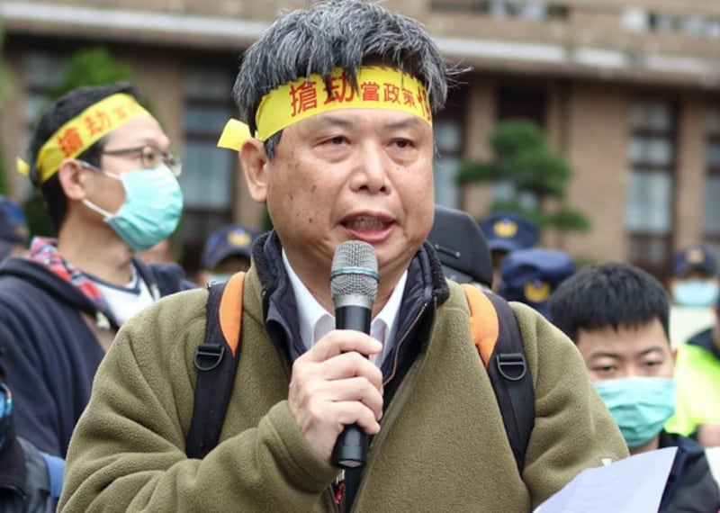 台灣政治大學地政系教授徐世榮表示,中國修建堤霸控制流水量到下游國家,對下游國家造成乾旱。(徐世榮臉書圖片 / 拍攝日期不詳)