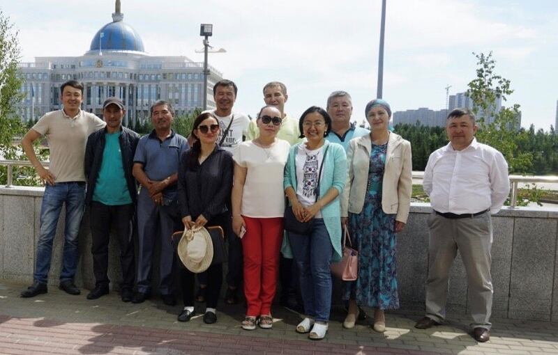 哈萨克斯坦民众要求政府释放赛尔克坚。（志愿者提供/记者乔龙）