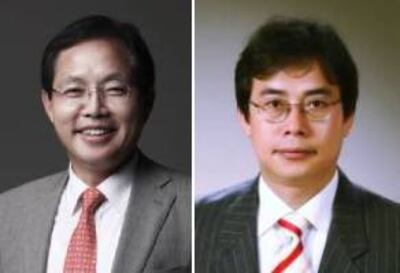 무영 CM 건축사사무소 온정권 대표(왼쪽)와 한국 건축시공기술사 협회 이재석 교수.