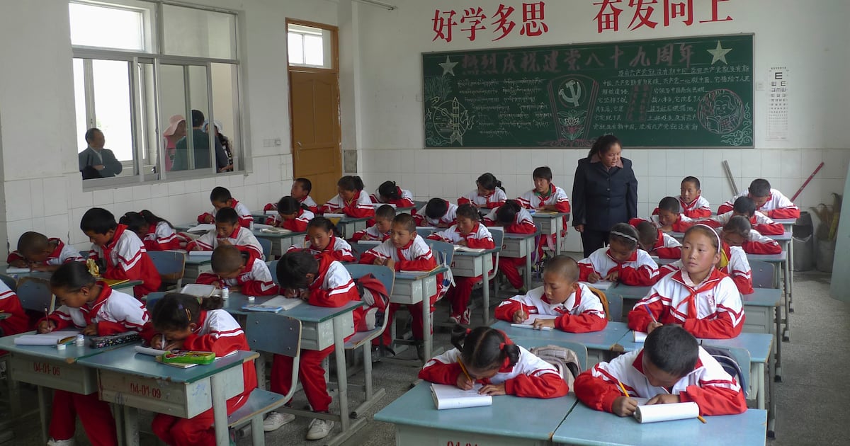 བྱིས་གཉོར་ཁང་ནས་ཐོན་པའི་བོད་ཕྲུག་ཚོས་བོད་ཀྱི་སྐད་ཡིག་བཤད་མི་ཐུབ་པར་གྱུར་ཡོད་པ།