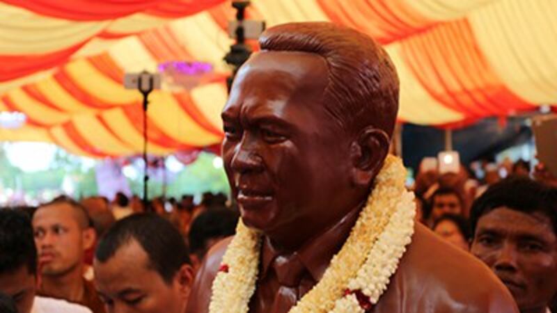 A statue of Kem Ley on display in his hometown in Takeo province, Oct. 16, 2016. Credit: RFA