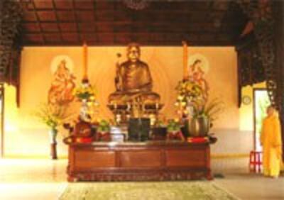 Budha_monk_200.jpg