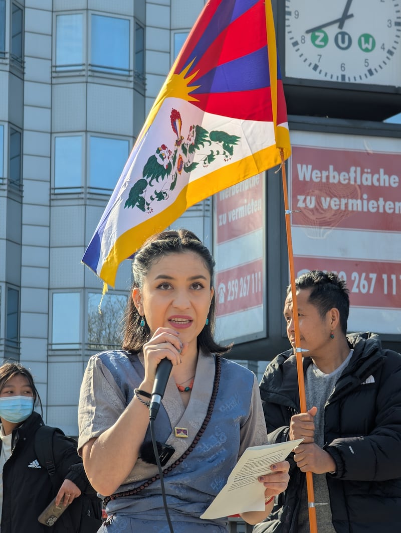 འཇར་མཎ་བོད་དོན་ཚོགས་པའི་ཚོགས་གཙོ་ཛོཆ་སྦོར་བསྟན་འཛིན་ལིན་ཌ།