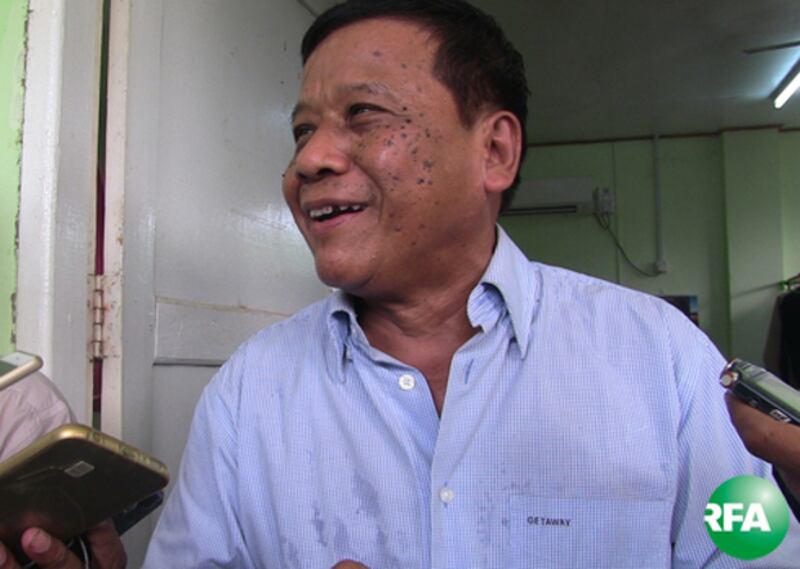 မန္တလေးတိုင်း ဝန်ကြီးချုပ်အသစ် ဒေါက်တာဇော်မြင့်မောင် ကို တွေ့ရစဉ်