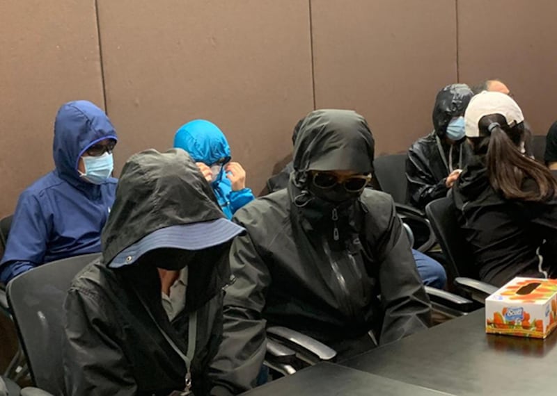 在內地被扣港人的部份家屬開記招冀特區政府協助。（網上圖片）