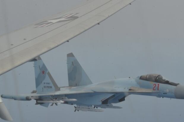 美國P-8A反潛巡邏機向解放軍軍機發出廣播,反制對方騷擾。(路透社資料圖片)