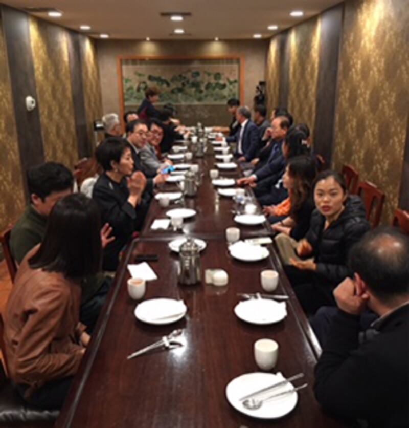 로스앤젤레스 민주평통 회원들과 탈북자들이 한자리에 모였다. RFA PHOTO/ 유지승