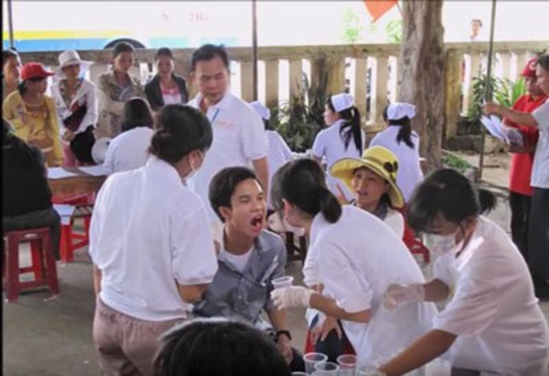 Một buổi làm việc của Hope for Tomorrow ở Việt Nam