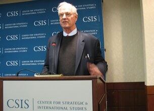 5일 워싱턴의 전략국제문제연구소(CSIS)에서 도날드 커크 크리스천 사이언스 모니터 한국 특파원이 최근 저서 ‘Korea Betrayed’(배반당한 한국)에 대한 토론회를 주재하고 있다.