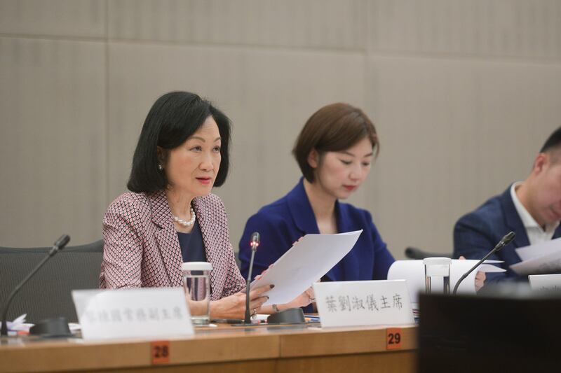 身兼行會召集人、新民黨黨魁的葉劉淑儀，這兩年不斷建議政府「減辣」。(葉劉淑儀Facebook專頁)