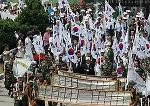 6.25 60주년과 호국보훈의 달을 맞아 지난 14일 민.관.군 한마음 652㎞ 이어달리기 행사가 열렸다.