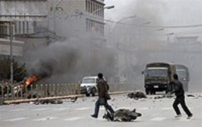 lhasa_streetsmoke-200a.jpg