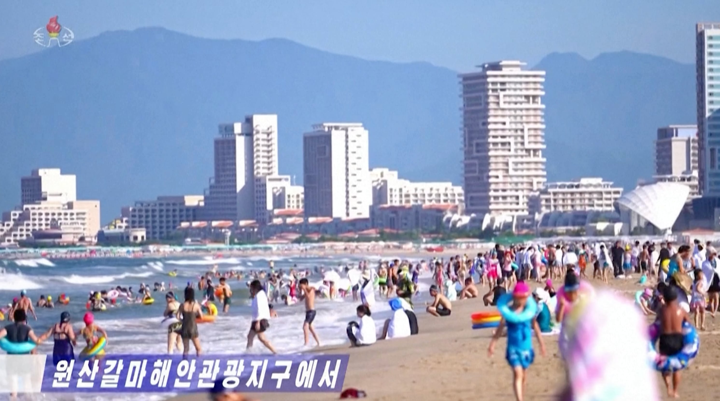 북 원산갈마 두번째 피서철, 중·러 관광객 발길은 ‘뚝’