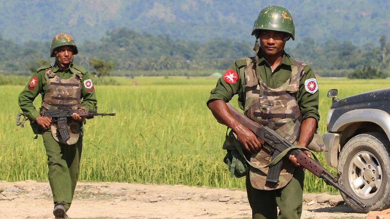 soldiers-rakhine.jpg