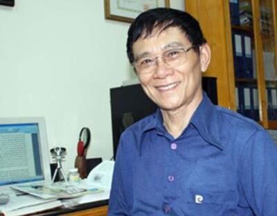 GS Nguyễn Huệ Chi. RFA file