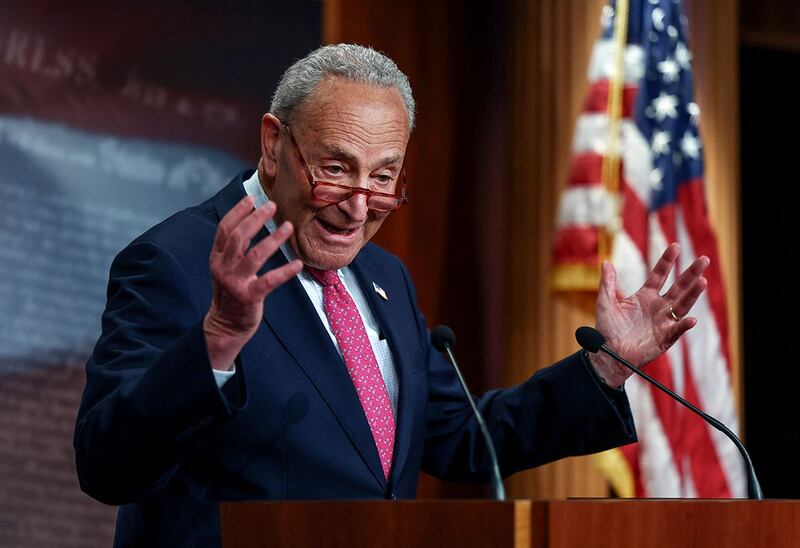 图为美国国会参议院民主党领袖舒默(Chuck Schumer)。舒默即将率领国会参议员访问团出访中国、韩国及日本。(路透社图片)