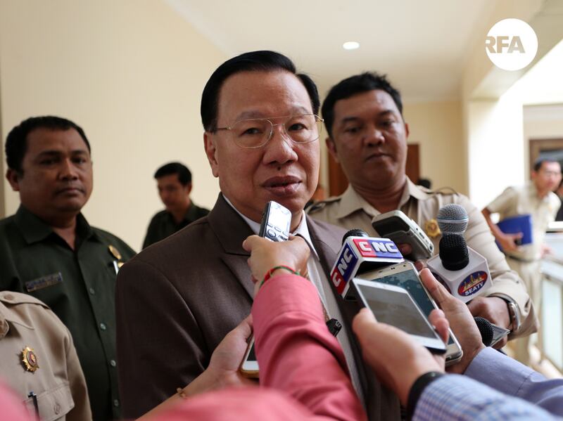 អ្នកនាំពាក្យរដ្ឋសភាមកពីគណបក្សប្រជាជនកម្ពុជា និងជាប្រធានគណៈកម្មការទី៥ រដ្ឋសភា (គណៈកម្មការកិច្ចការបរទេស សហប្រតិបត្តិការអន្តរជាតិ ឃោសនាការ និងព័ត៌មាន) លោក ឈាង វុន ផ្ដល់បទសម្ភាសន៍នៅថ្ងៃទី២៦ ខែមករា ឆ្នាំ២០១៧។