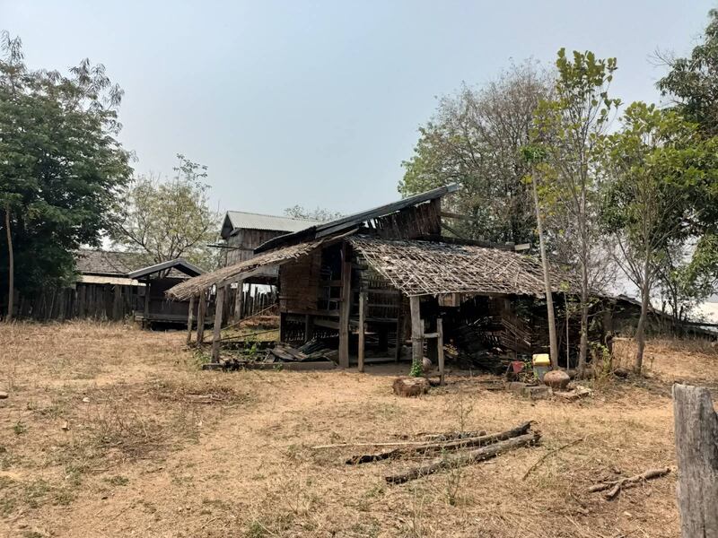 မကွေးတိုင်း ဂန့်ဂေါမြို့နယ်မှ လူသူကင်းမဲ့နေသည့် ထယ်လှော်ရွာအား ၂၀၂၃ ခုနှစ် ဧပြီလ ၂၄ ရက်နေ့က တွေ့ရစဉ်။ Photo: Citizen Journalist