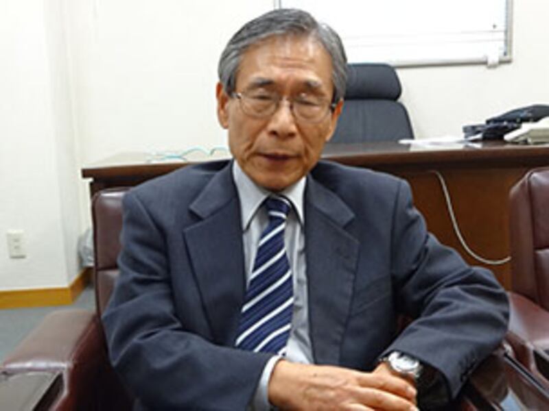 북한 전문가인 고마키 데루오 전 일본 고쿠시칸대 교수가 김정은 집권 3년이 지난 현재의 북한 경제 상황에 대해 설명하고 있다. RFA PHOTO/ 박정우