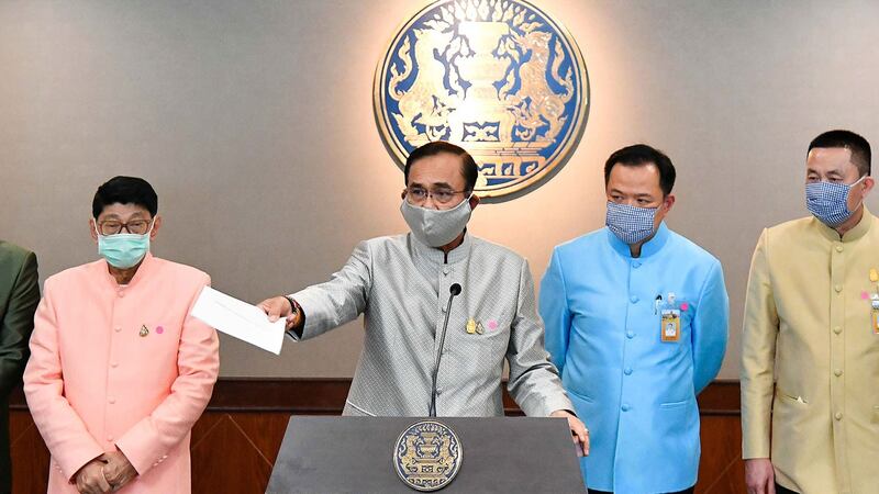 图为，泰国总理巴育（Prayut Chan-o-cha）在曼谷的内阁会议上讲话。（法新社） 