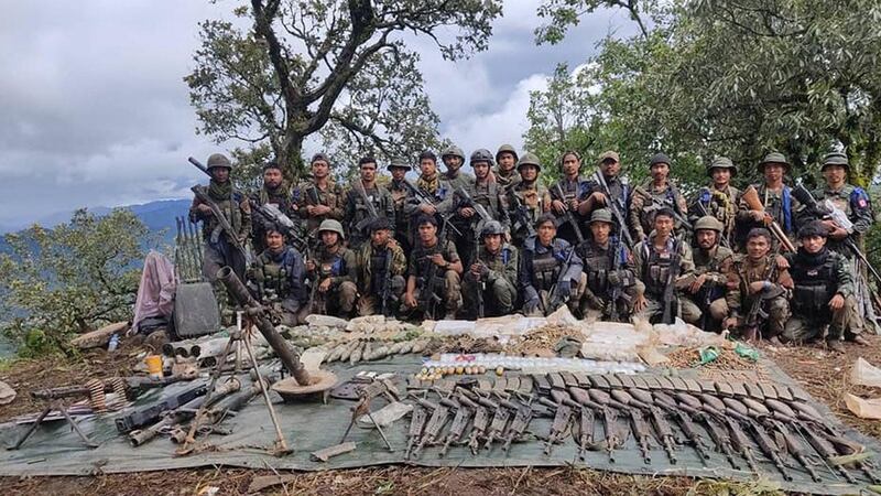 ချင်းတော်လှန်ရေးပူးပေါင်းတပ်ဖွဲ့ဝင်များအား ၂၀၂၄ ခုနှစ်၊ ဇူလိုင်လ ၂၈ ရက်နေ့က တွေ့ရစဥ်။ (CNA Photo)