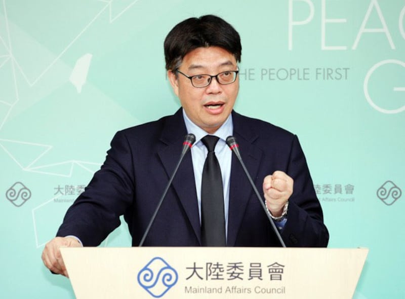 在台湾的陆委会发言人邱垂正回应新华社指控。(资料照)