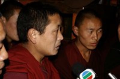 Buddhist-monks080327-200.jpg