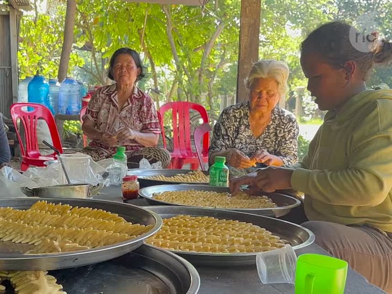 ពលរដ្ឋស្រុកក្រឡាញ់ ខេត្តសៀមរាប ធ្វើនំខ្ញីលក់តាមទំនៀមពីដូនតា